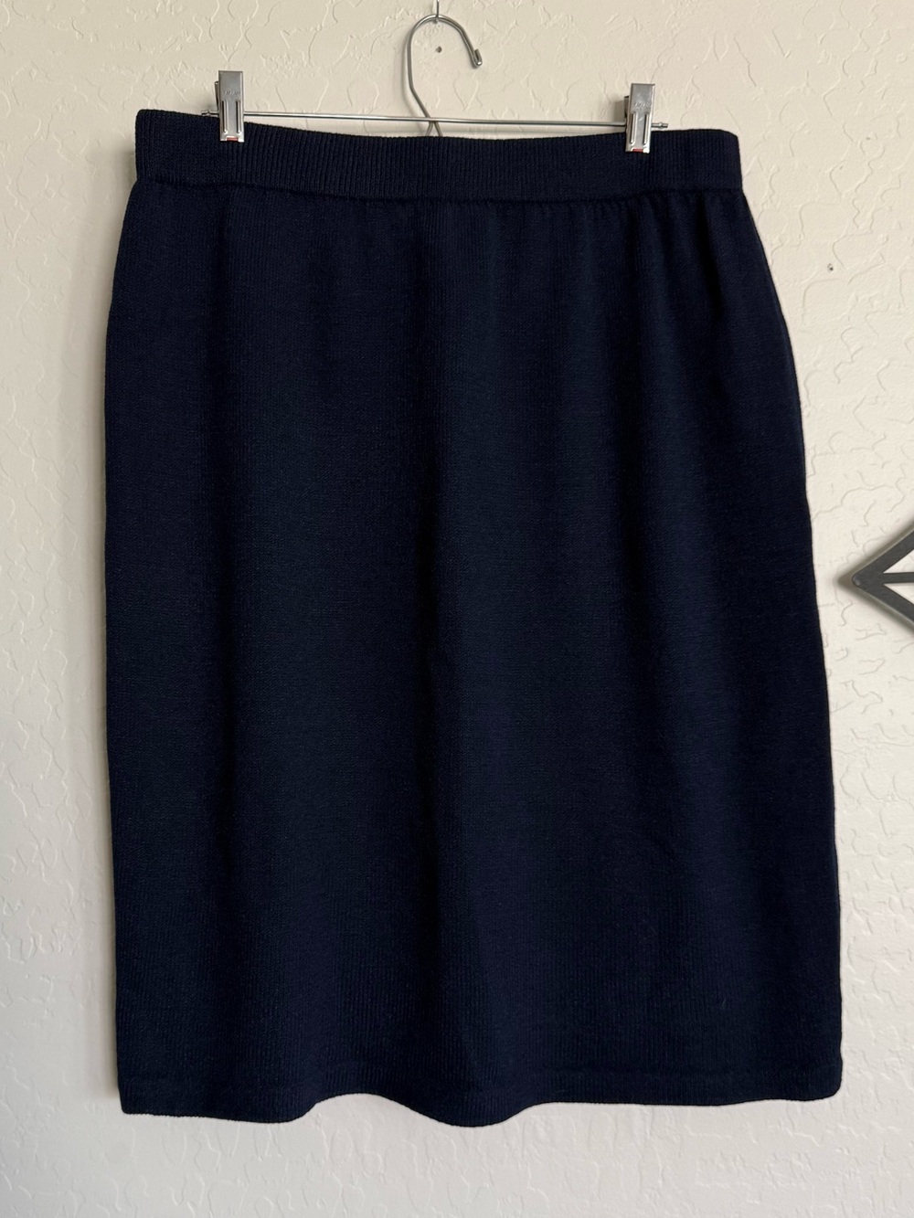 ST JOHN BASICS Navy Blue Santana Knit Pencil Skirt Size 14 Vtg